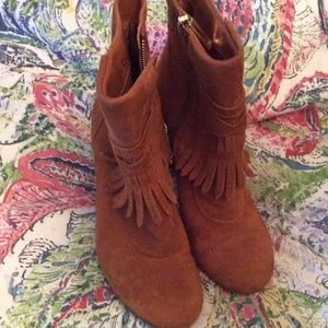 BCBG booties Suede size 7 1/2